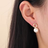 1 Pair Elegant Luxurious Round Plating Inlay Copper Pearl 18K Gold Plated Earrings main image 1