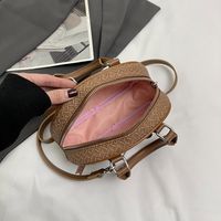 Women's Medium Pu Leather Solid Color Classic Style Zipper Handbag main image 4