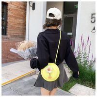 Women's Medium Cotton And Linen Solid Color Vacation Flowers Flip Cover Shoulder Bag main image 4