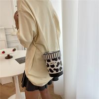 Women's Medium Pu Leather Cow Pattern Streetwear Flip Cover Shoulder Bag main image 2