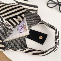 Women's Small Polyester Stripe Vintage Style Classic Style Open Bucket Bag main image 3