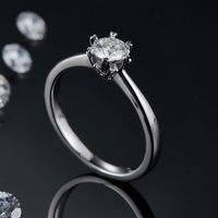 الفضة الاسترليني أنيق لامع شهادة GRA تصفيح ترصيع مستدير الماس المزروع في المختبر مويسانيتي خواتم main image 1