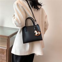 Women's Pu Leather Solid Color Vintage Style Ornament Sewing Thread Zipper Handbag main image 3