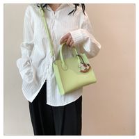 Women's Pu Leather Solid Color Vintage Style Ornament Sewing Thread Zipper Handbag sku image 3
