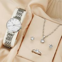 Elegant Korean Style Eiffel Tower Single Folding Buckle Quartz Women's Watches main image 9