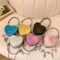 Women's Small Pu Leather Solid Color Cute Heart-shaped Zipper Crossbody Bag main image 1