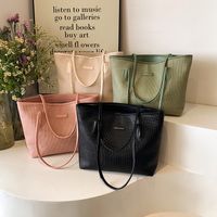 Women's Large Pu Leather Solid Color Preppy Style Classic Style Square Zipper Tote Bag main image video