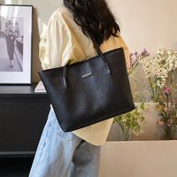 Women's Large Pu Leather Solid Color Preppy Style Classic Style Square Zipper Tote Bag main image 2