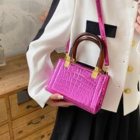 Women's Pu Leather Solid Color Classic Style Sewing Thread Zipper Handbag main image 3