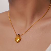 Acero Titanio Chapados en oro de 18k Elegante Estilo Simple Enchapado Forma De Corazón Collar Colgante main image 2