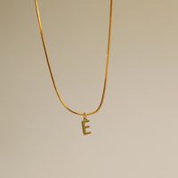Großhandel Einfacher Stil Pendeln Buchstabe Kupfer 18 Karat Vergoldet Halskette Mit Anhänger sku image 4