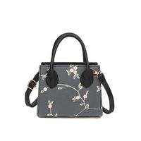Women's Small Pu Leather Flower Streetwear Zipper Shoulder Bag main image 4