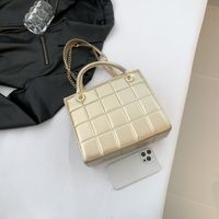 Women's Medium Pu Leather Solid Color Classic Style Zipper Handbag main image 3