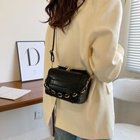 Women's Small Pu Leather Solid Color Vintage Style Flip Cover Shoulder Bag main image 4