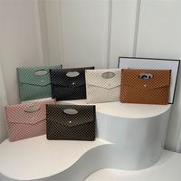 Women's Medium Pu Leather Solid Color Vintage Style Buckle Flip Cover Clutch Bag main image 1