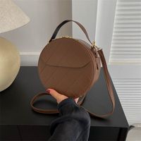 Women's Small Pu Leather Solid Color Basic Flip Cover Circle Bag main image 5