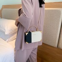 Women's Medium Pu Leather Color Block Streetwear Lock Clasp Handbag main image 5