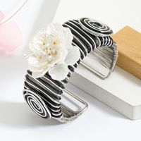 Retro Classic Style Flower Alloy Plating Women's Bangle main image 3