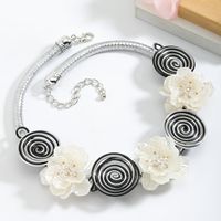 Großhandel Schmuck Elegant Klassischer Stil Blume Legierung Überzug Halskette main image 8