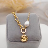 304 Stainless Steel Baroque Pearls Copper Gold Plated Vacation Simple Style Handmade Flowers Flower Pendant Necklace main image 3