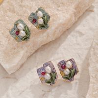 1 Pair Vintage Style Flower Inlay Alloy Freshwater Pearl 18K Gold Plated Ear Studs main image 3