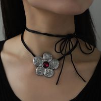 Nordic Style Heart Shape Flower Zinc Alloy Plating Inlay Glass Women's Necklace main image 2