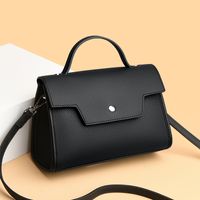 Women's Pu Leather Solid Color Classic Style Sewing Thread Flip Cover Handbag main image 4