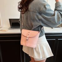 Women's Pu Leather Solid Color Classic Style Sewing Thread Magnetic Buckle Shoulder Bag main image 3