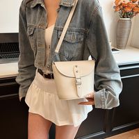 Women's Pu Leather Solid Color Classic Style Sewing Thread Magnetic Buckle Shoulder Bag main image 5