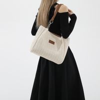 Women's Pu + Straw Solid Color Vintage Style Classic Style Weave Sewing Thread Zipper Shoulder Bag main image 4