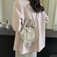 Women's Medium Braid Solid Color Beach Classic Style Weave Buckle Straw Bag main image 5