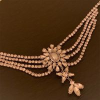 Le Cuivre Plaqué Argent Glamour Rétro Luxueux Incruster Fleur Perles Artificielles Strass Collier En Couches main image 4