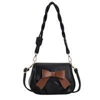 Women's Pu Leather Solid Color Classic Style Sewing Thread Magnetic Buckle Shoulder Bag sku image 1