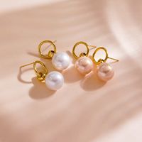 1 Pair Elegant Simple Style Round Inlay 304 Stainless Steel Freshwater Pearl Pearl 14K Gold Plated Drop Earrings main image 3