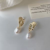 1 Pair IG Style Simple Style Pearl Inlay Copper 18K Gold Plated Drop Earrings Ear Cuffs main image 5