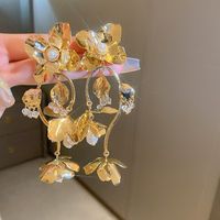 1 Pair Retro Sweet Flower Crystal Inlay Alloy Artificial Pearls Drop Earrings main image 9