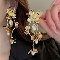 1 Pair Retro Sweet Flower Crystal Inlay Alloy Artificial Pearls Drop Earrings main image 6