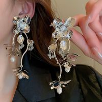 1 Pair Retro Sweet Flower Crystal Inlay Alloy Artificial Pearls Drop Earrings main image 4