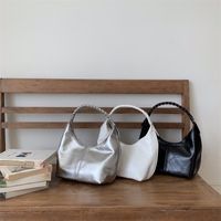 Women's Medium Pu Leather Solid Color Classic Style Zipper Cloud Shape Bag main image 6