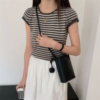 Women's Mini Pu Leather Solid Color Classic Style Magnetic Buckle Crossbody Bag sku image 2