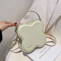 Women's Medium Pu Leather Solid Color Cute Cloud Shape Magnetic Buckle Handbag sku image 1