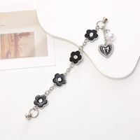 Simple Style Heart Shape Flower Necklace Metal Enamel Plating Chain Mobile Phone Chain main image 4