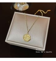 Wholesale Jewelry Modern Style Simple Style Circle Flower Titanium Steel Pendant Necklace sku image 1