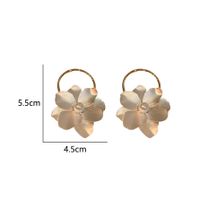 1 Pair Retro Simple Style Flower Inlay Alloy Pearl Drop Earrings main image 2