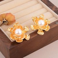 1 Pair Elegant Rose Flower Plating Inlay Copper Pearl Zircon 18K Gold Plated Ear Studs main image 1