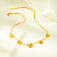 304 Stainless Steel Gold Plated Vintage Style Hollow Out Heart Shape Chain Necklace main image 4