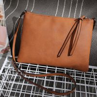 Women's Small Pu Leather Solid Color Basic Zipper Envelope Bag main image 3