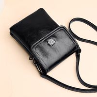 Women's Small Pu Leather Solid Color Vintage Style Square Magnetic Buckle Phone Wallets main image 5