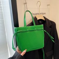 Women's Medium Pu Leather Solid Color Classic Style Magnetic Buckle Handbag sku image 6