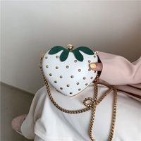 Women's Medium Pu Leather Strawberry Cute Heart-shaped Lock Clasp Crossbody Bag sku image 1